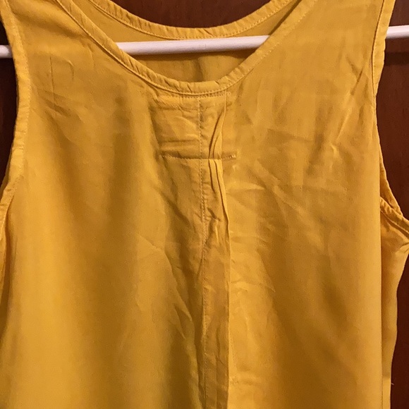 North shore open back tank/yellow size medium - Picture 2 of 8